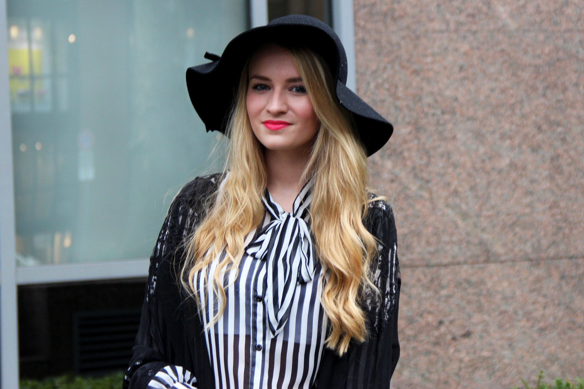 Outfit: Striped Blouse Mrs. Fedora & Brightside 