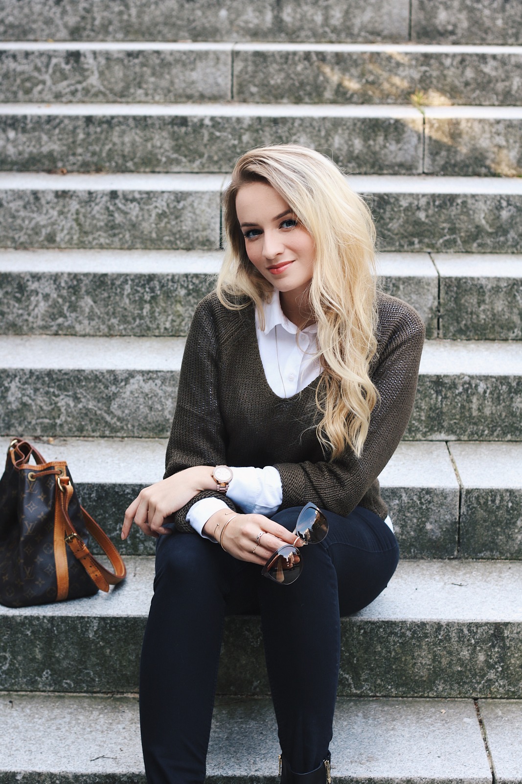 Herbst Trend: Lagenlook - Bluse, Sweater, Marc Cain Boots & Sac Noé